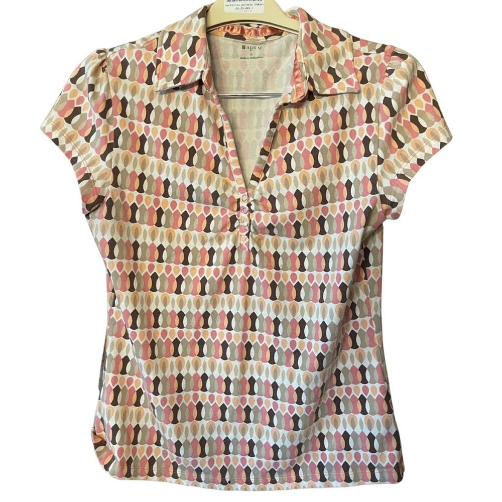 Apt 9 front snap collard print top. Size L.